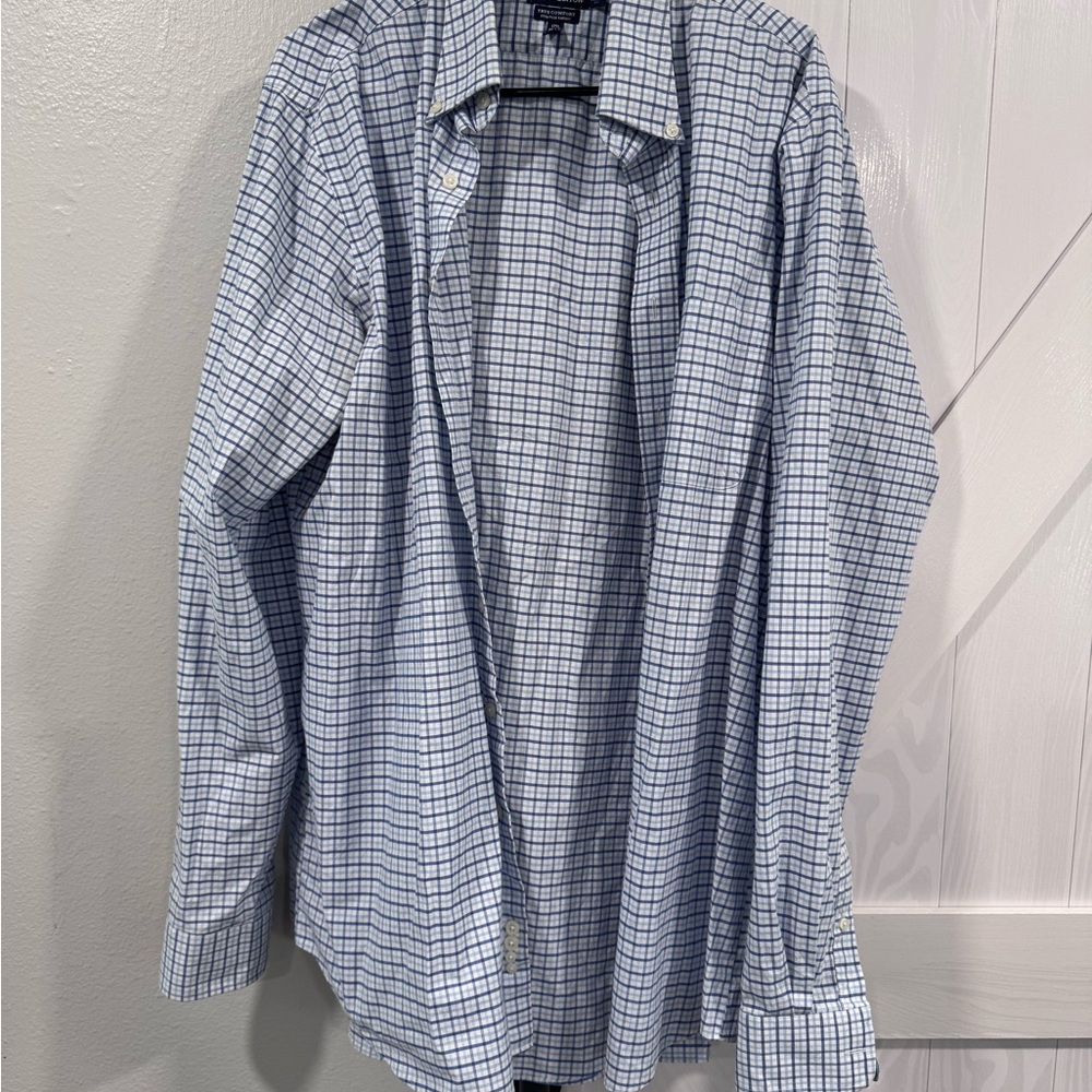 Croft & Barrow Blue and White Casual Button Down Shirt